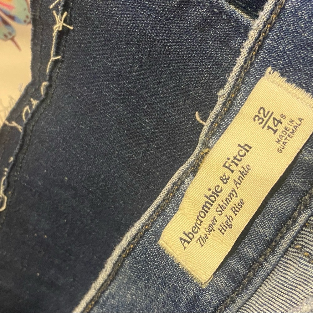 Abercrombie & Fitch Dark Blue Ankle Jeans